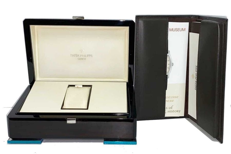 Patek Philippe Nautilus 5712/1A-001